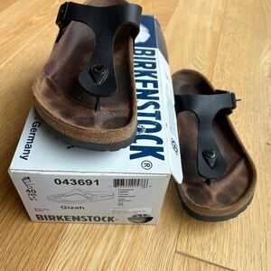 Birkenstock Gizeh Black and Brown Sandals